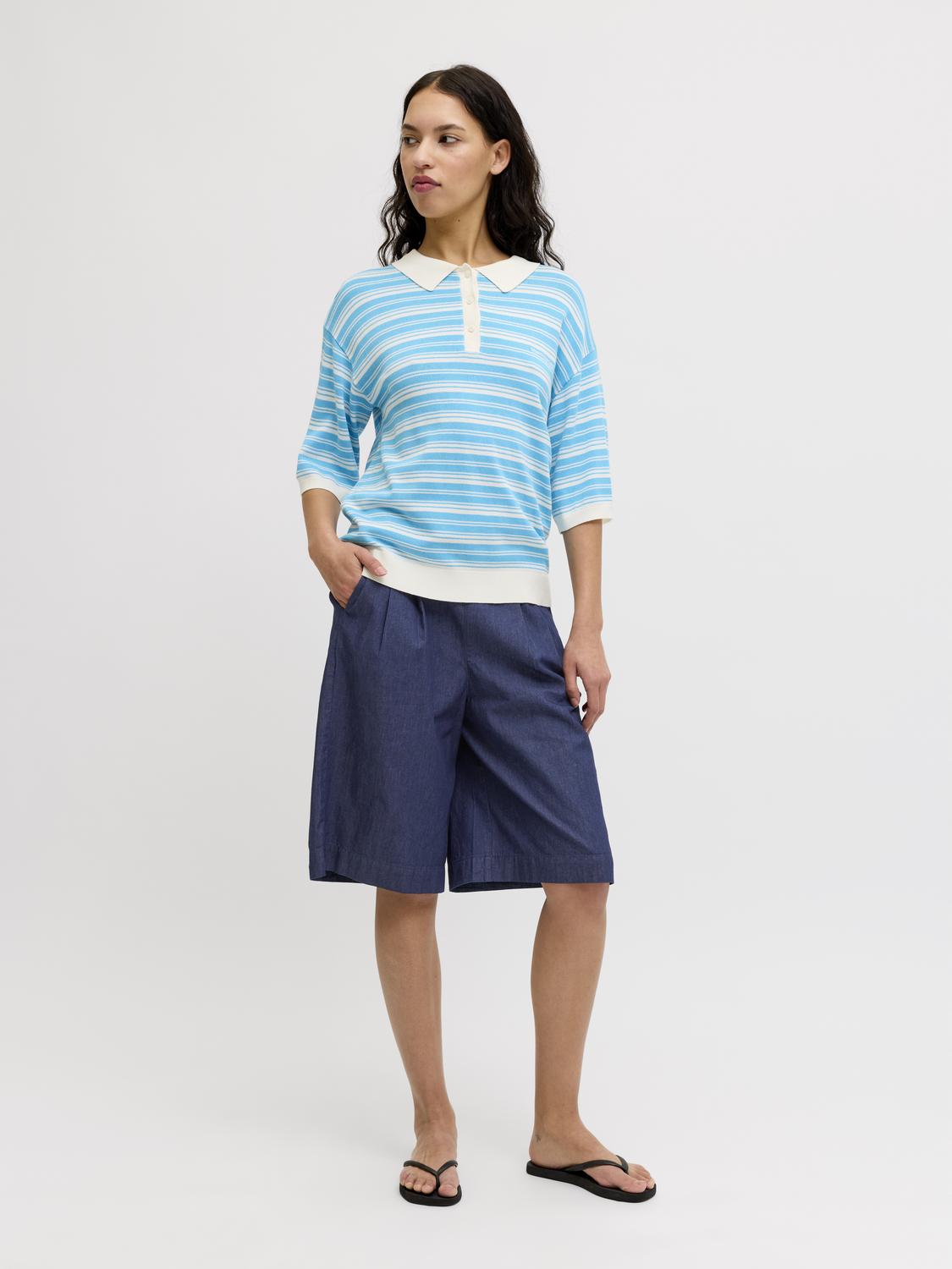 model_shot-front_full